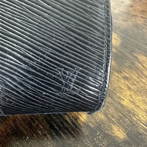 Louis Vuitton Black Epi Leather Demi Lune Zippy Coin Purse Authenticated W/ COA - Picture 3 of 11